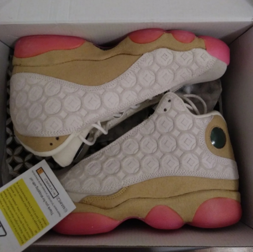 I am selling these retro jordan 13s